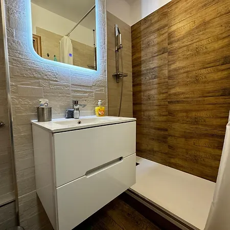Cozy North View By Chr Luxury Propery